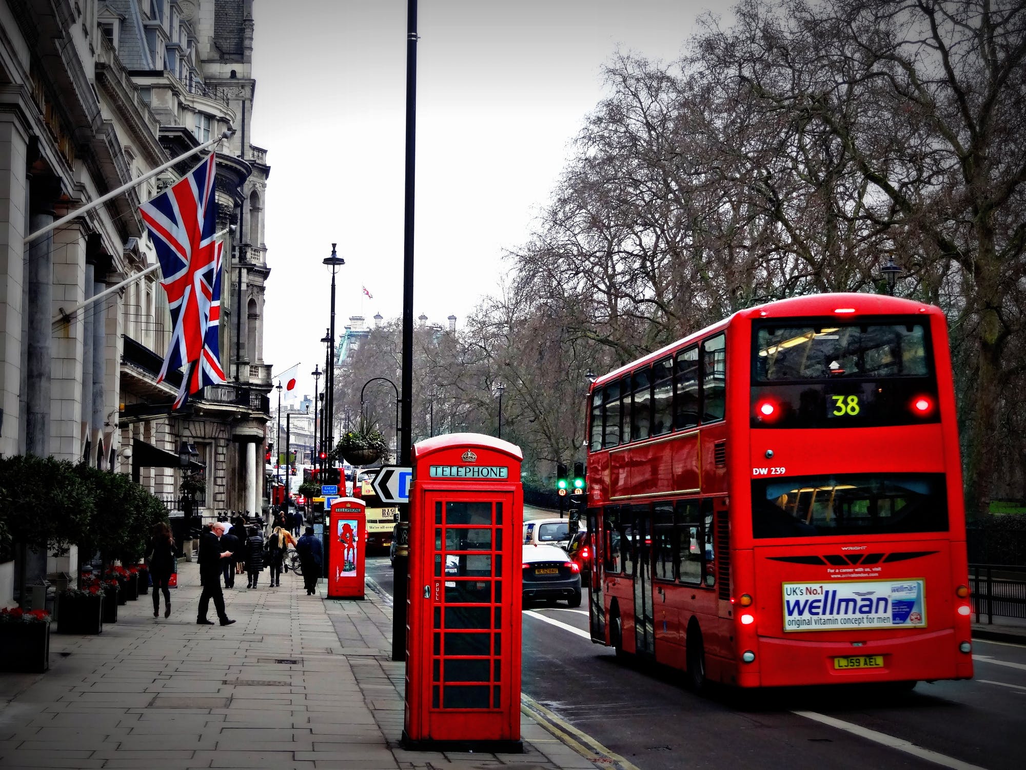 https://sovinvest.com/wp-content/uploads/2022/03/london-street-phone-cabin-163037.jpeg